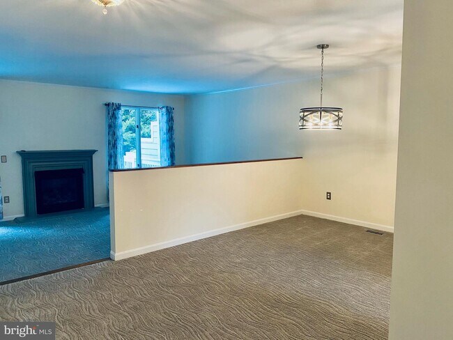 Building Photo - 6 Stone Row Ct