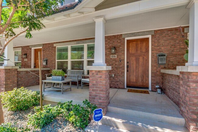 Foto del edificio - 816 N 3rd Ave