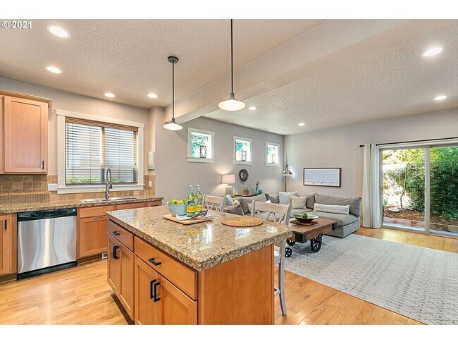 Building Photo - Impeccable Home on Quiet Cul de Sac