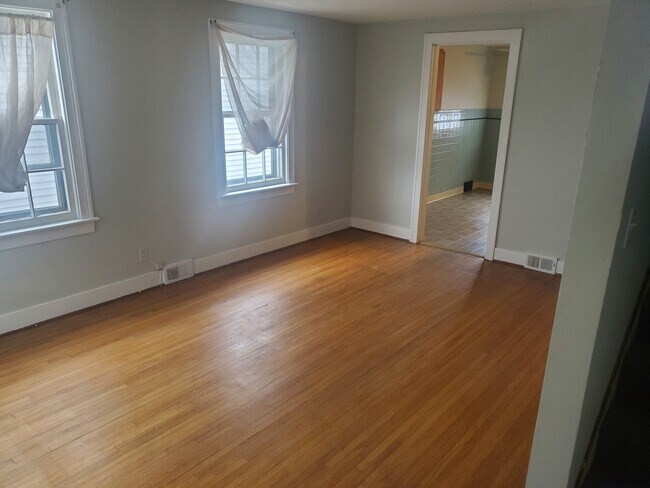 Living Room (2) - 42 Onondaga Ave