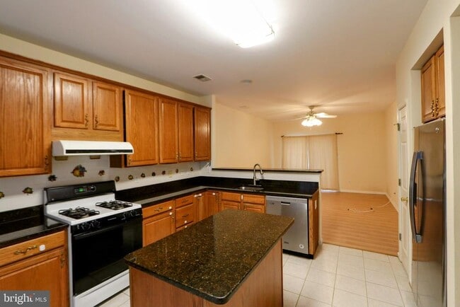 Building Photo - 34 Windsor Pond Rd