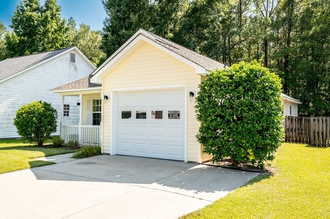 Building Photo - 212 Forest Park Dr