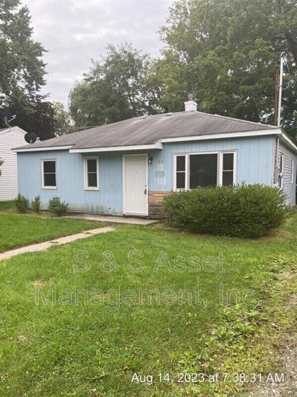 Primary Photo - 1235 Glenn St