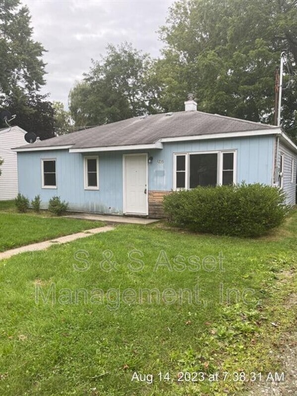 Photo - 1235 Glenn Street
