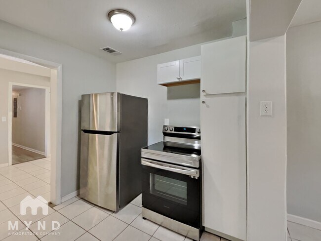 Foto del edificio - 1033 Busac Ave