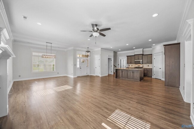 Building Photo - 17050 Stonegate Dr