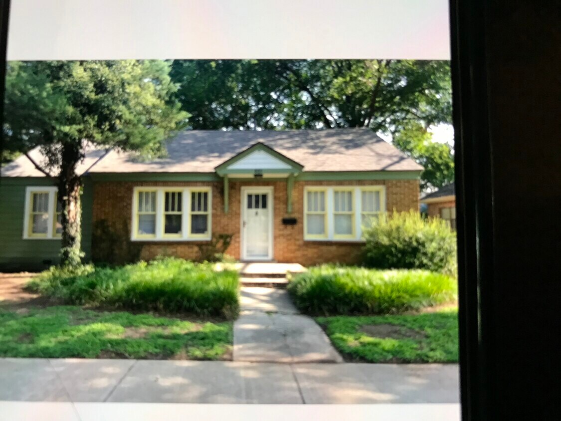 Primary Photo - 821 Cruce St