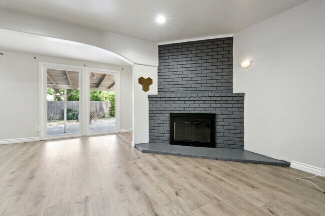 Building Photo - 8835 Paso Robles Ave