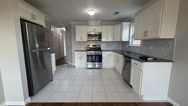 KITCHEN - 234 Palmer St