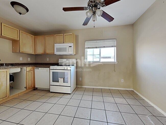 Foto del edificio - 1951 Silver Whisper Ave