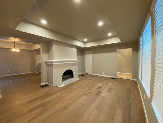 Building Photo - Beautifully Updated South Hill Home in Spo...