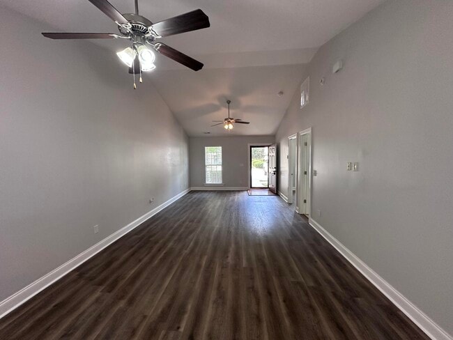 Building Photo - 182 Orchard Way