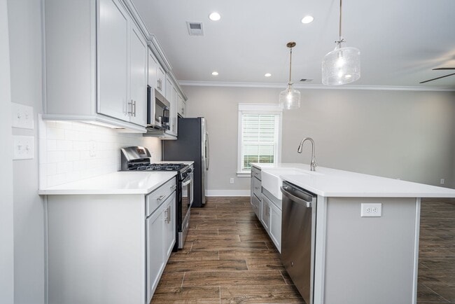 Building Photo - 1524 Cottage Grv