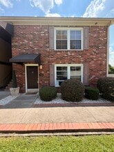 Building Photo - 801 Eastmont Dr