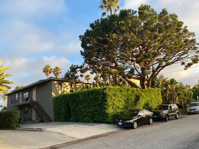 Foto del edificio - 12946 Walsh Ave