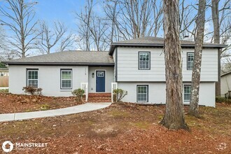 Building Photo - 1115 Regency Dr