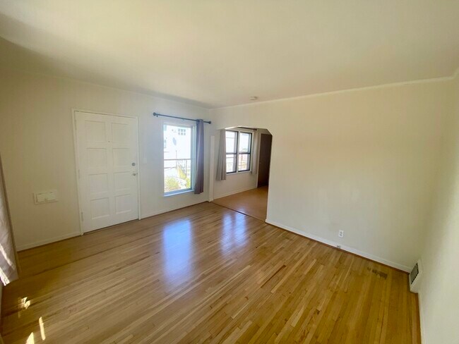 Building Photo - 5708 8th Ave NW