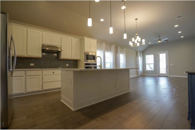 Foto del edificio - 717 Pinnacle View Dr