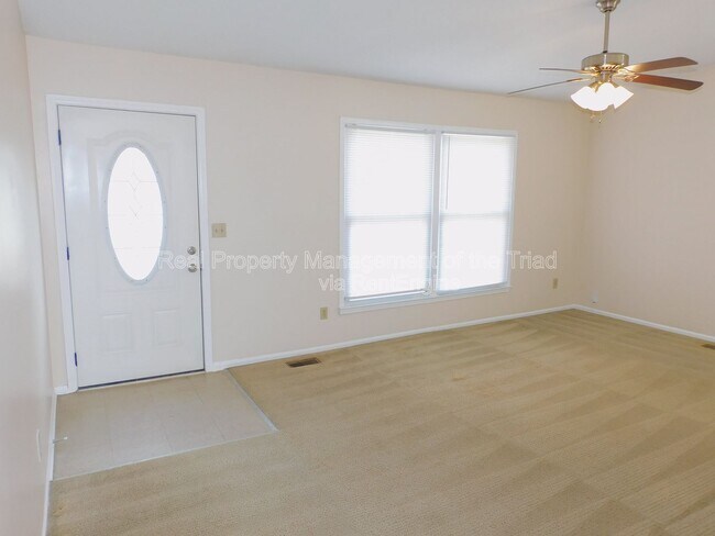 Foto del edificio - 905 Tipperary Dr