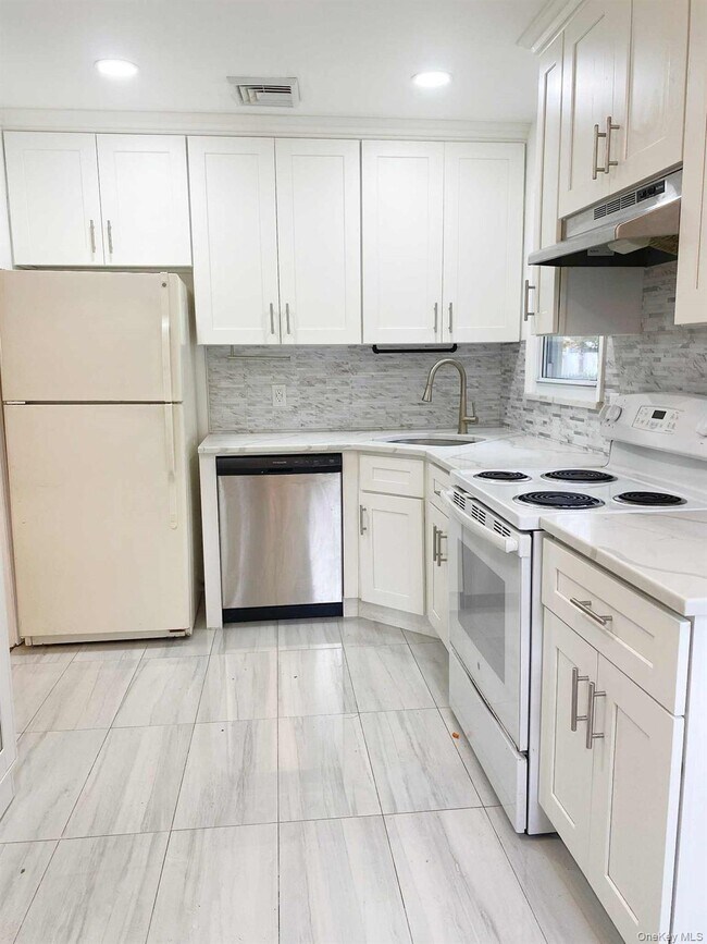 Foto del edificio - 25 Margaret Dr