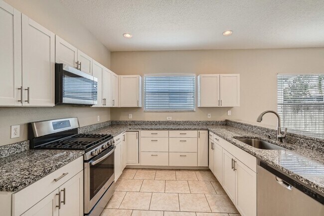 Foto del edificio - 6821 Monarch Park Drive