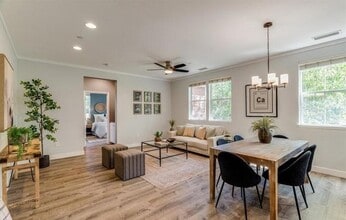 Building Photo - 3591 Sacramento Dr