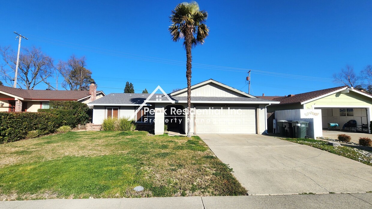 Primary Photo - Updated 3bd/2ba Carmichael House with 2 Ca...