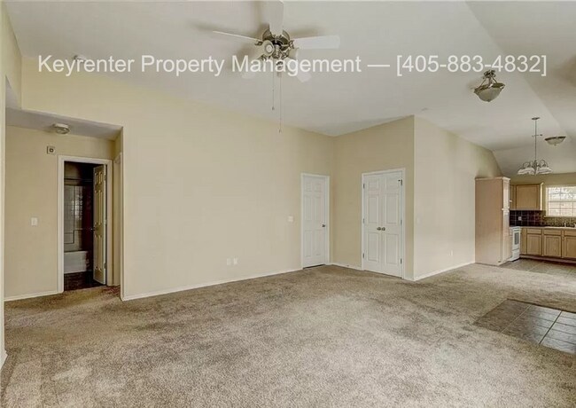 Foto del edificio - Gorgeous 3 bedroom 2 Bath and 2 Car Home in the Heart of Yukon