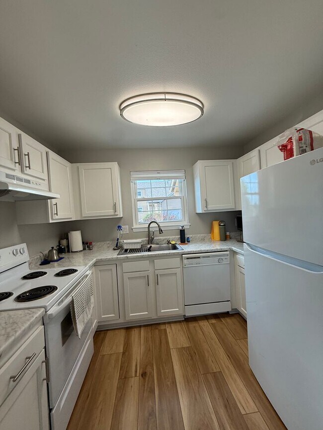 Foto del edificio - Spacious 2bd/2ba Condo- Lakewood CO, Available 7/10/26!