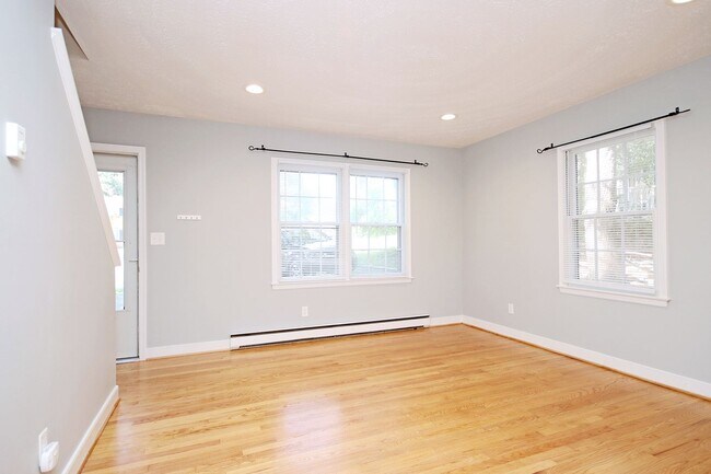 Building Photo - 110 Olinda Dr