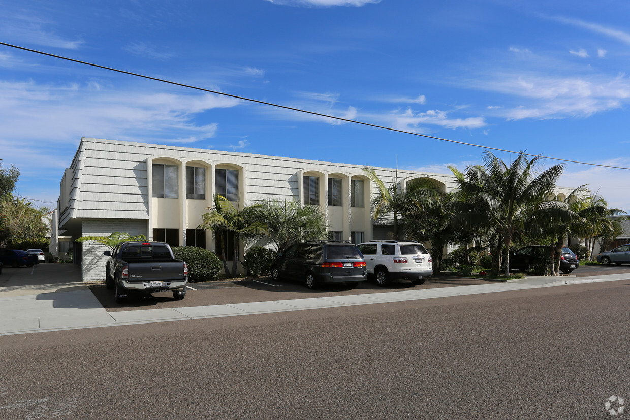 Primary Photo - Village Point Apartments