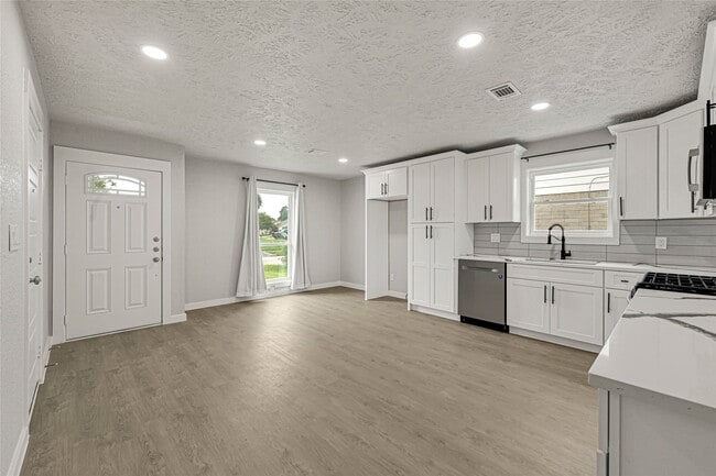 Foto del edificio - 15322 Bedford Glen Dr