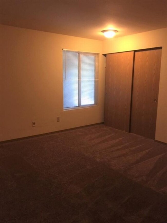 Building Photo - 2 bedroom in Seattle WA 98116