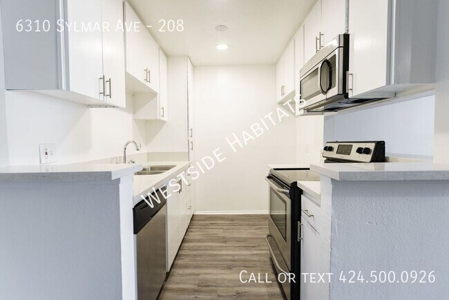 Foto del edificio - 6310 Sylmar Ave