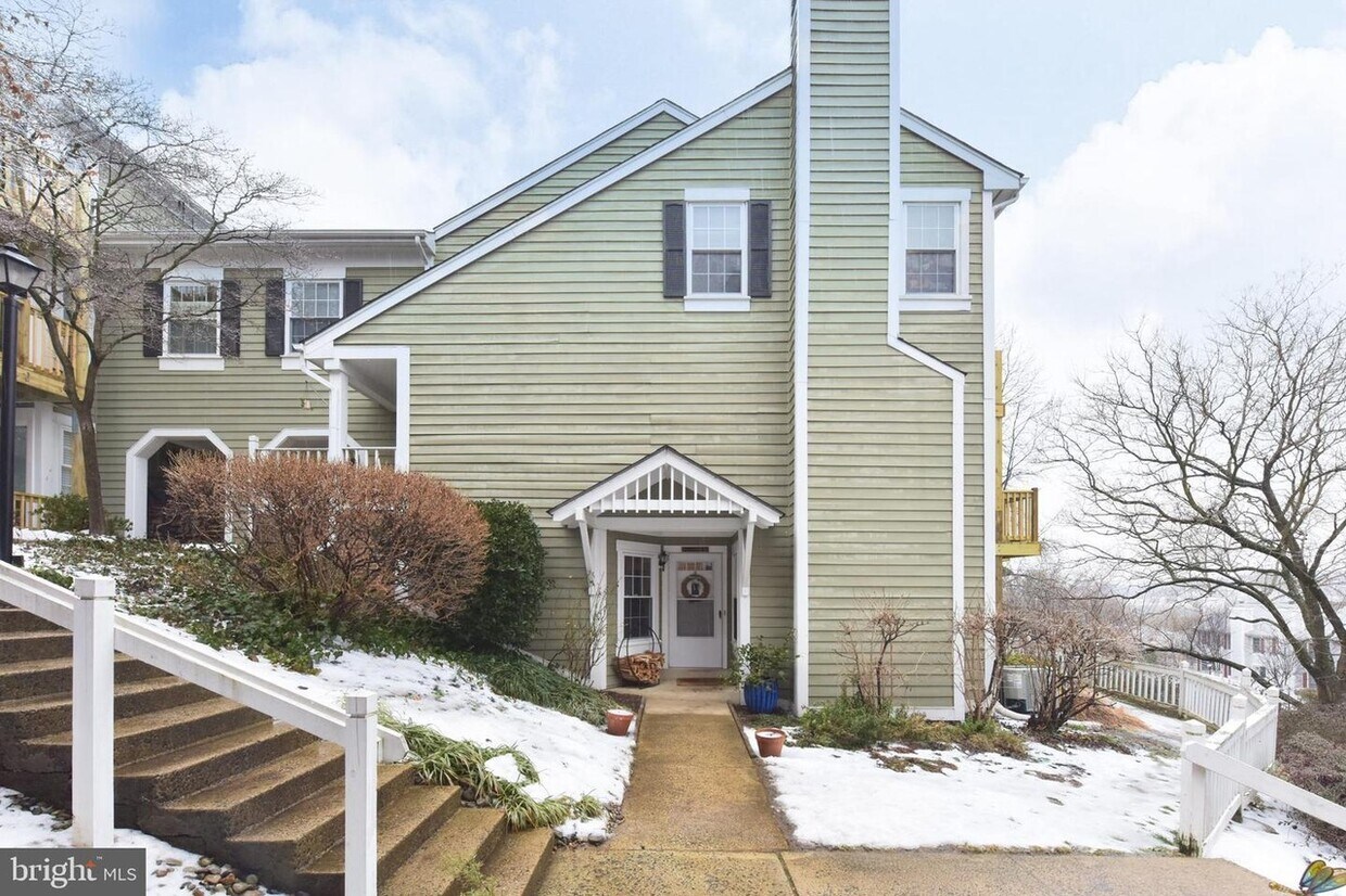 Primary Photo - 2811 S Woodrow St