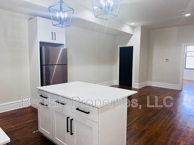 Building Photo - 1306 Sidney St