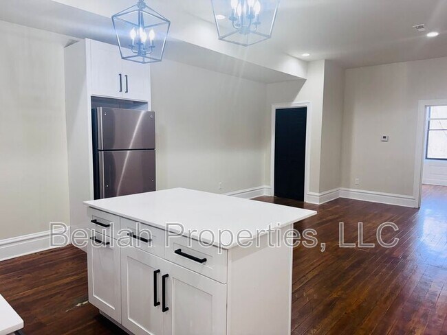 Foto del edificio - 1306 Sidney St