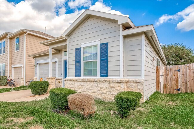 Foto del edificio - 3979 Mossy Spring Ln