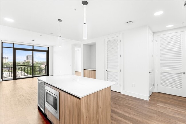 Foto del edificio - 2311 Westheimer Rd