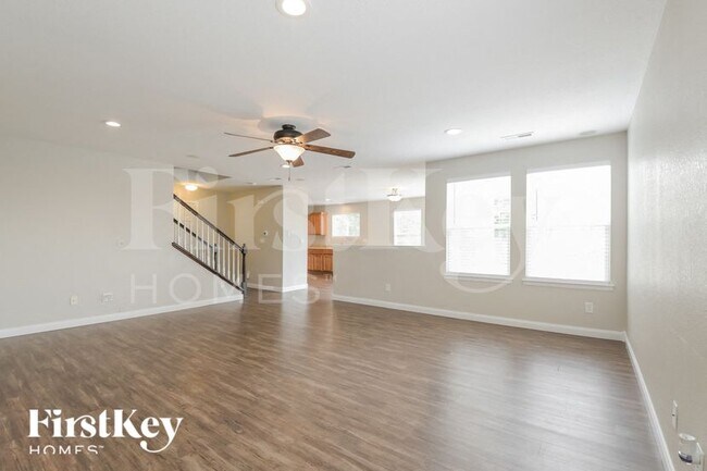 Foto del edificio - 892 Willow Dr