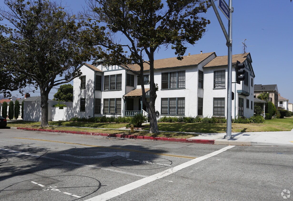 Foto principal - 1000 W Glenoaks Blvd