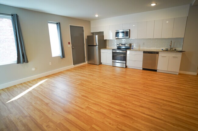 Building Photo - 2807 S 11th St