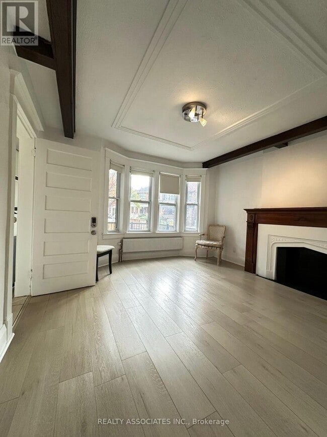 Building Photo - 46 Bartonville Ave W