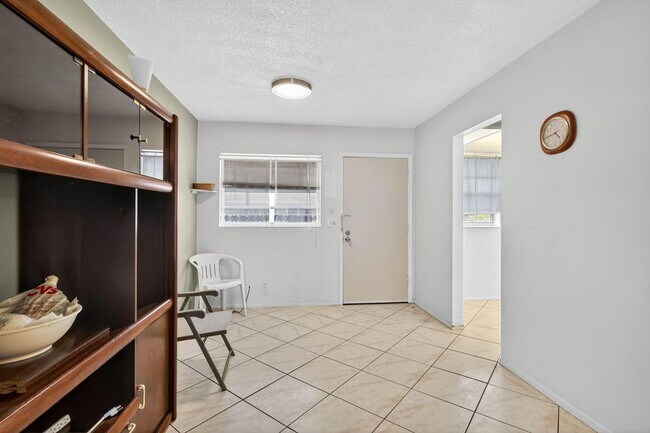 Foto del edificio - 2152 NE 1st Way