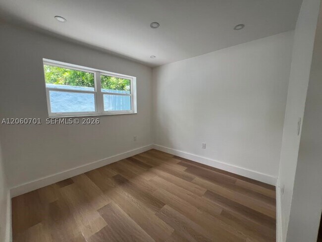 Foto del edificio - 1239 SW 22nd Ave