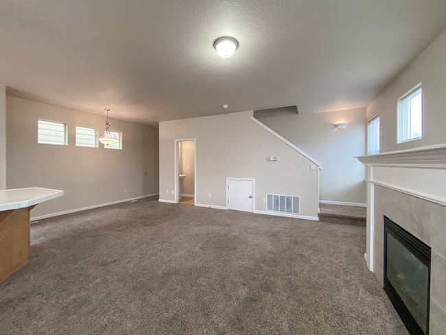 Building Photo - Lovely Traditional across from Park, 2 car...