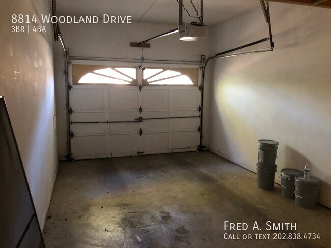 Building Photo - 8814 Woodland Dr