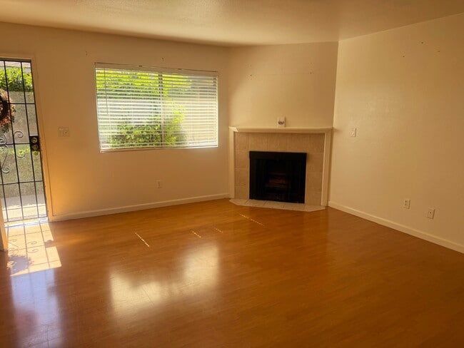 Foto del edificio - 3001 Quail Hollow Dr