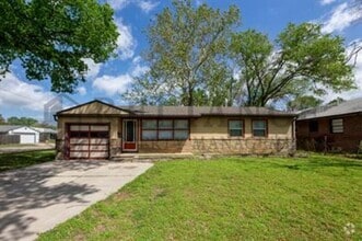 Building Photo - 1602 Luther E