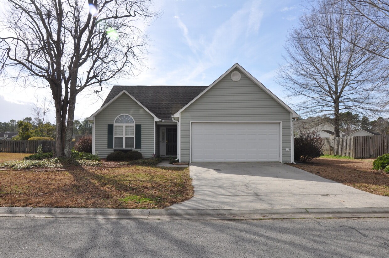 Primary Photo - 3904 Claymore Dr
